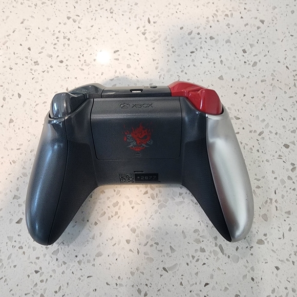 Microsoft Xbox Wireless Controller Cyberpunk 2077 Limited Edition CIB - Picture 3 of 6